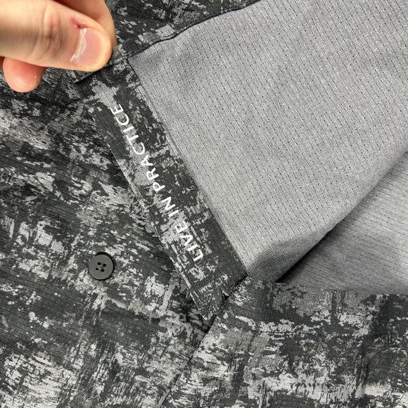Lululemon‎ Shirt Mens Large Gray Abstract Short Sleeve Button Up Performance - Picture 4 of 7